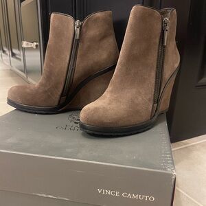 Vince Camuto Women's Tan Suede Wedge Boots